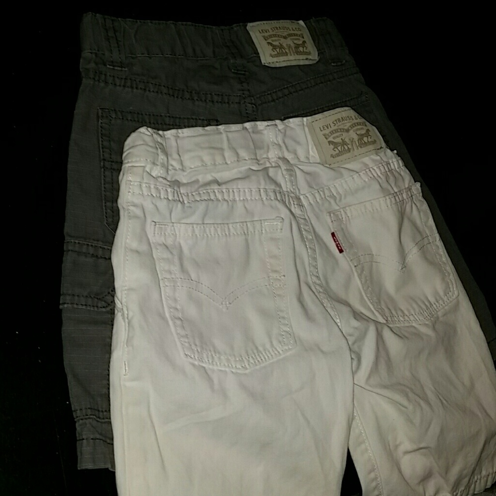 Lot of 2 pairs of Levis shorts size 5 reg