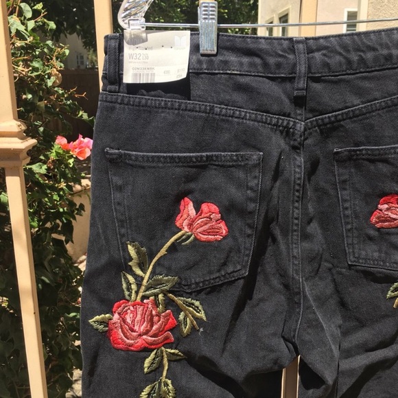 Embroidered Top Shop Mom Jeans - Picture 3 of 4