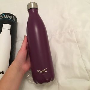 Swell water bottle
