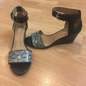 Nine West wedges - Size 8 1/2 black & white