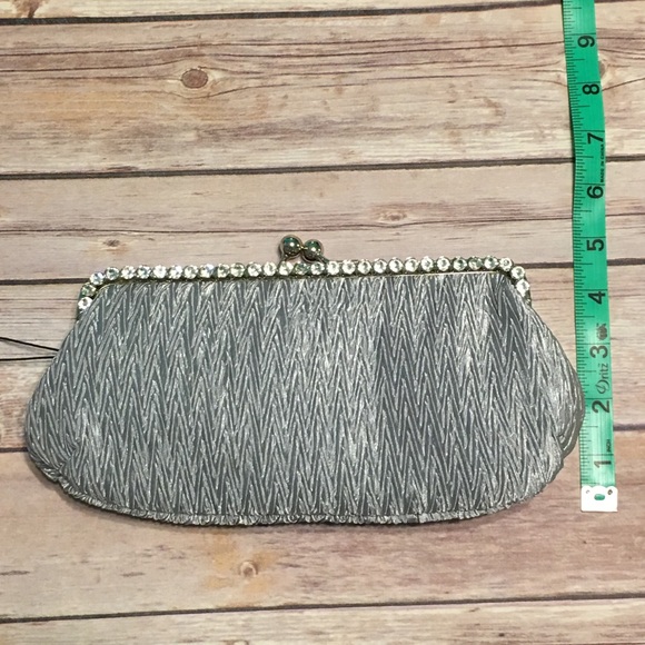 Silver Clutch - Picture 4 of 4