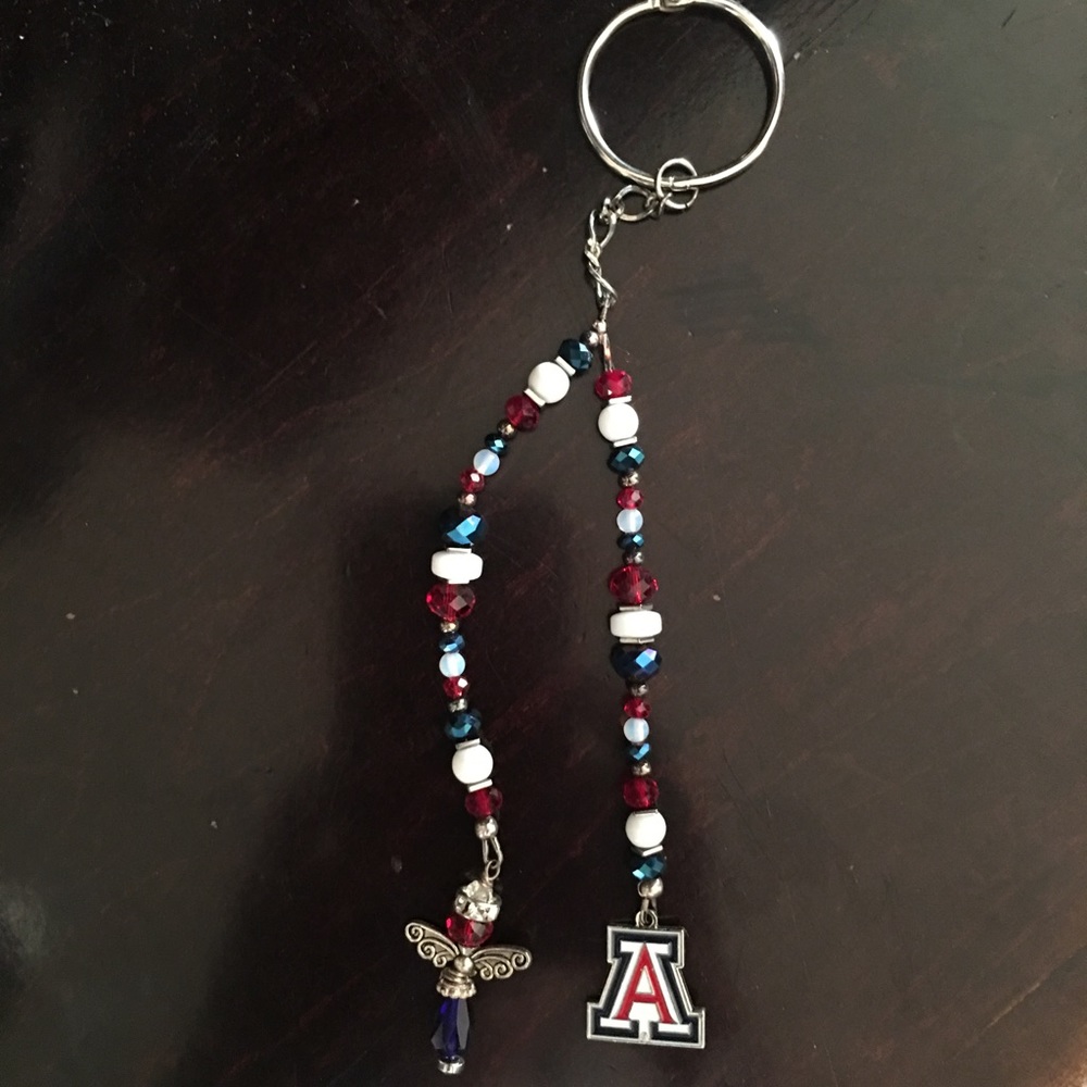 UOFA KEY CHAIN