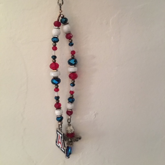 UOFA KEY CHAIN - Picture 2 of 2