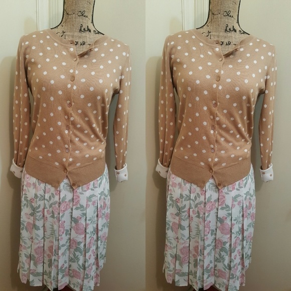 Vintage and modern clothing - Picture 2 of 8