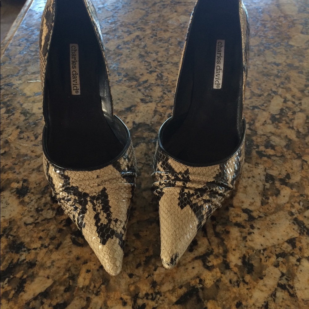 Snake print heels❤️