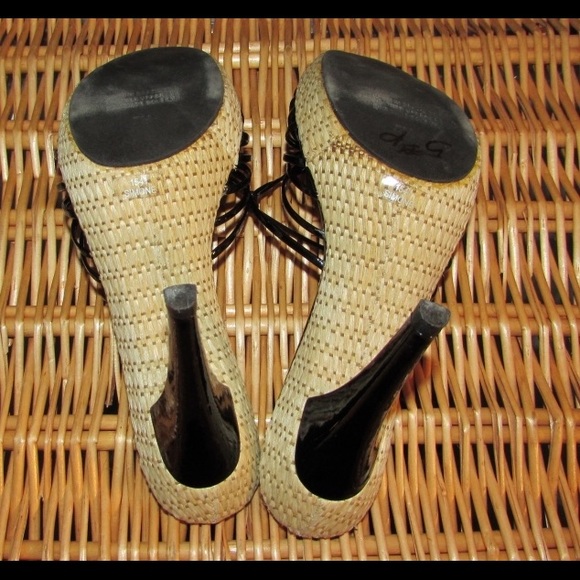 Luichiny 1541 Simone Black Patent Size: 7M - Picture 4 of 5