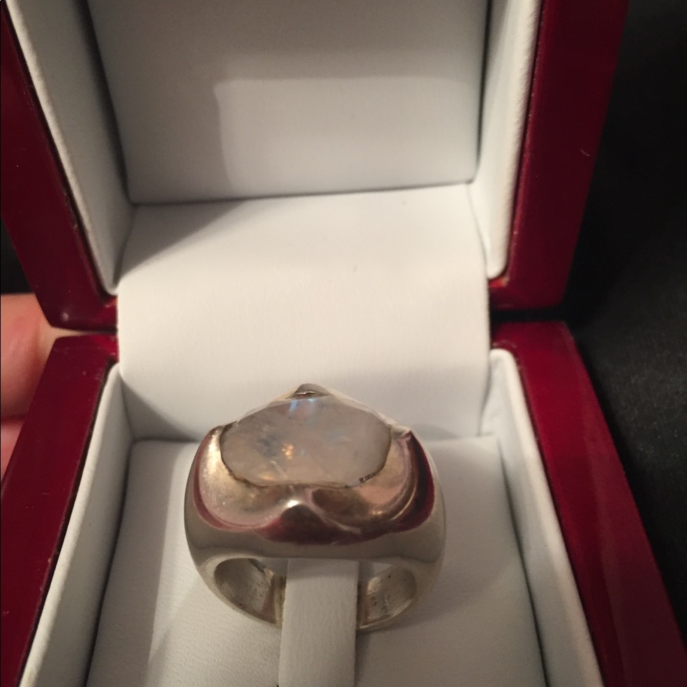 Large oval sterling silver genuine moonstone ring - Picture 2 of 5