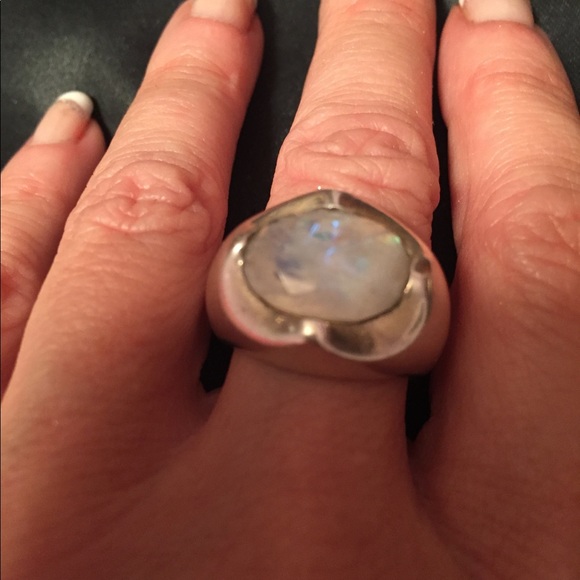 Large oval sterling silver genuine moonstone ring - Picture 3 of 5