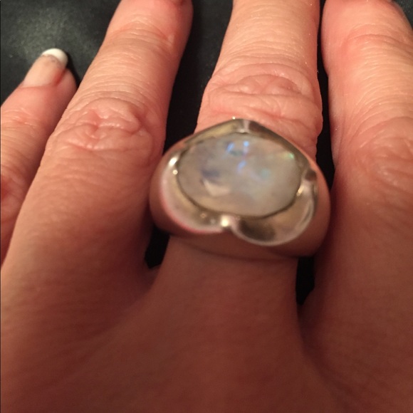 Large oval sterling silver genuine moonstone ring - Picture 5 of 5