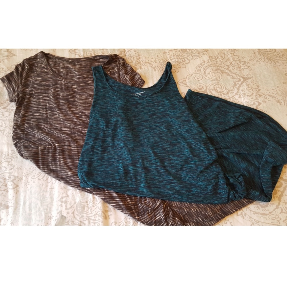 Bundle of 2 maternity dresses.