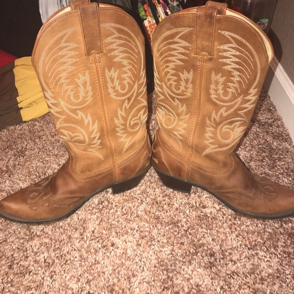 Boots - Picture 2 of 3