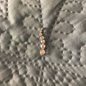 🎁 PRICE DROP 🎁 Journey pendant in 10k white gold