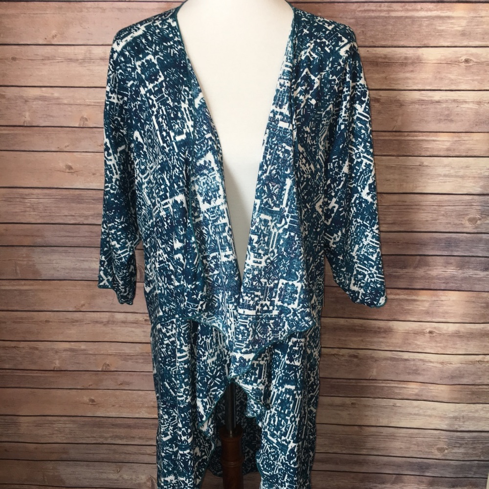 Beautiful Lularoe Shirley