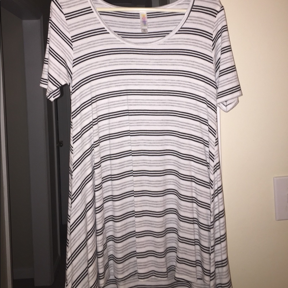 Striped Lularoe perfect tee size xxs