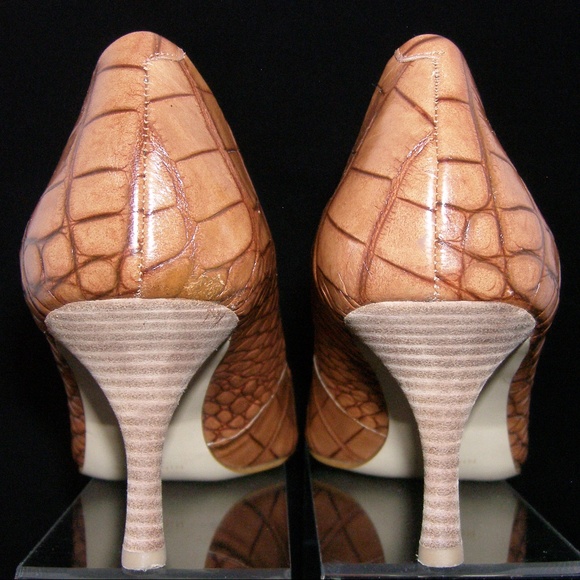 Nine West 'Nuncio' reptile print pointed pumps 9M - Picture 4 of 8