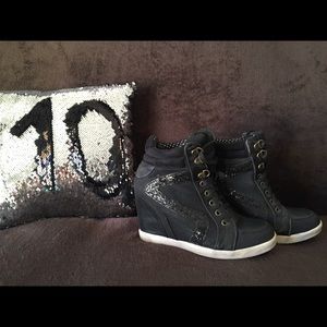 SALE Women boots height increasing platform shoes