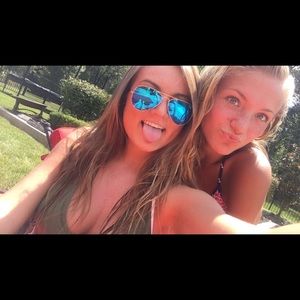 Meet your Posher, Abby