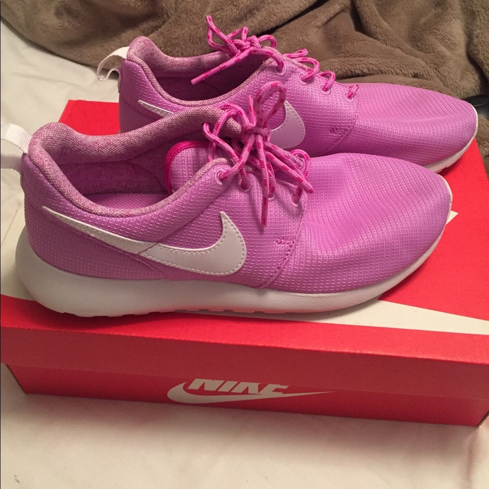 Nike roshe run sneakers