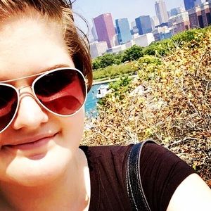 Meet your Posher, Emily