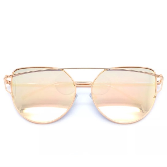 Accessories - Gold sunnies