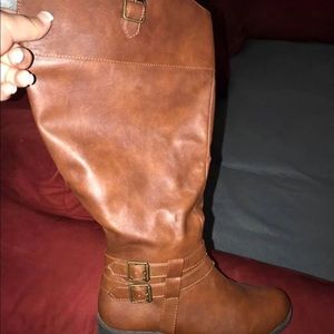 American Eagle boots