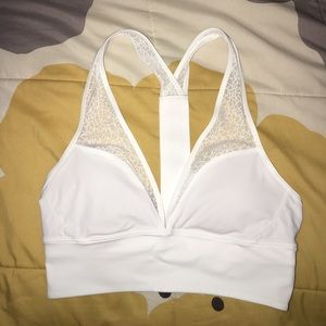 Lululemon Twist and Train Bra Size 4