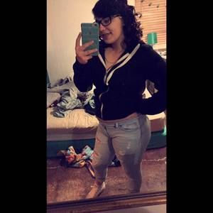 Meet your Posher, Esmeralda