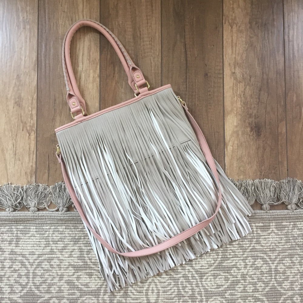 💕 Steve Madden Fringe Tote (pink/grey)
