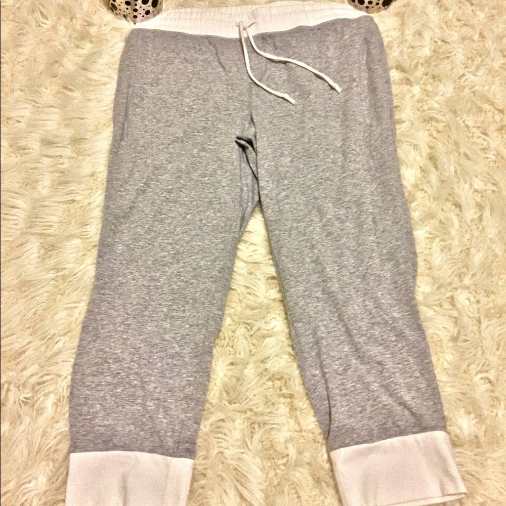 ✨VICTORIA'S SECRET 3/4 Joggers✨