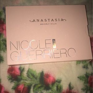 Authentic Nicole Guerriero Glow Kit