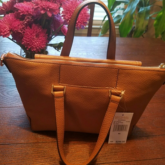 💵SOLD💵 🌻FINAL PRICE DROP🌻MICHAEL KORS LEATHER - Picture 5 of 7