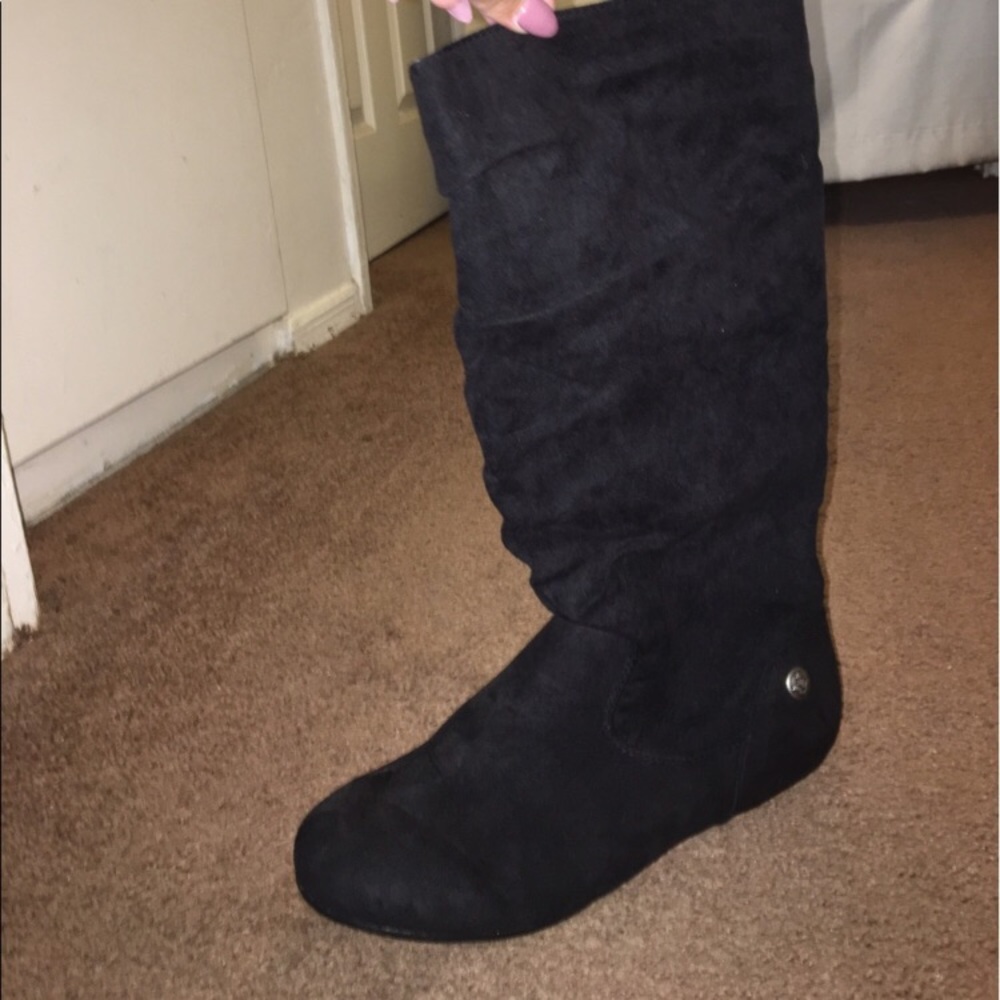 Black boots