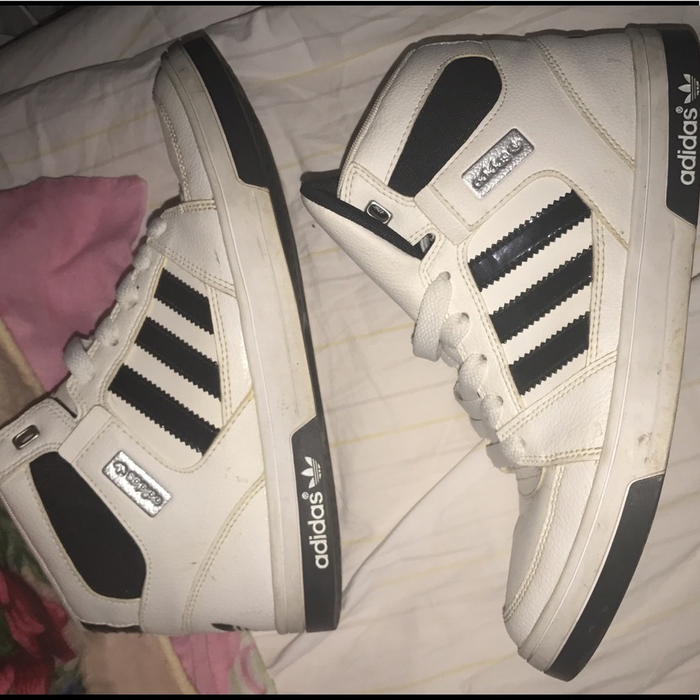 Adidas Sneakers
