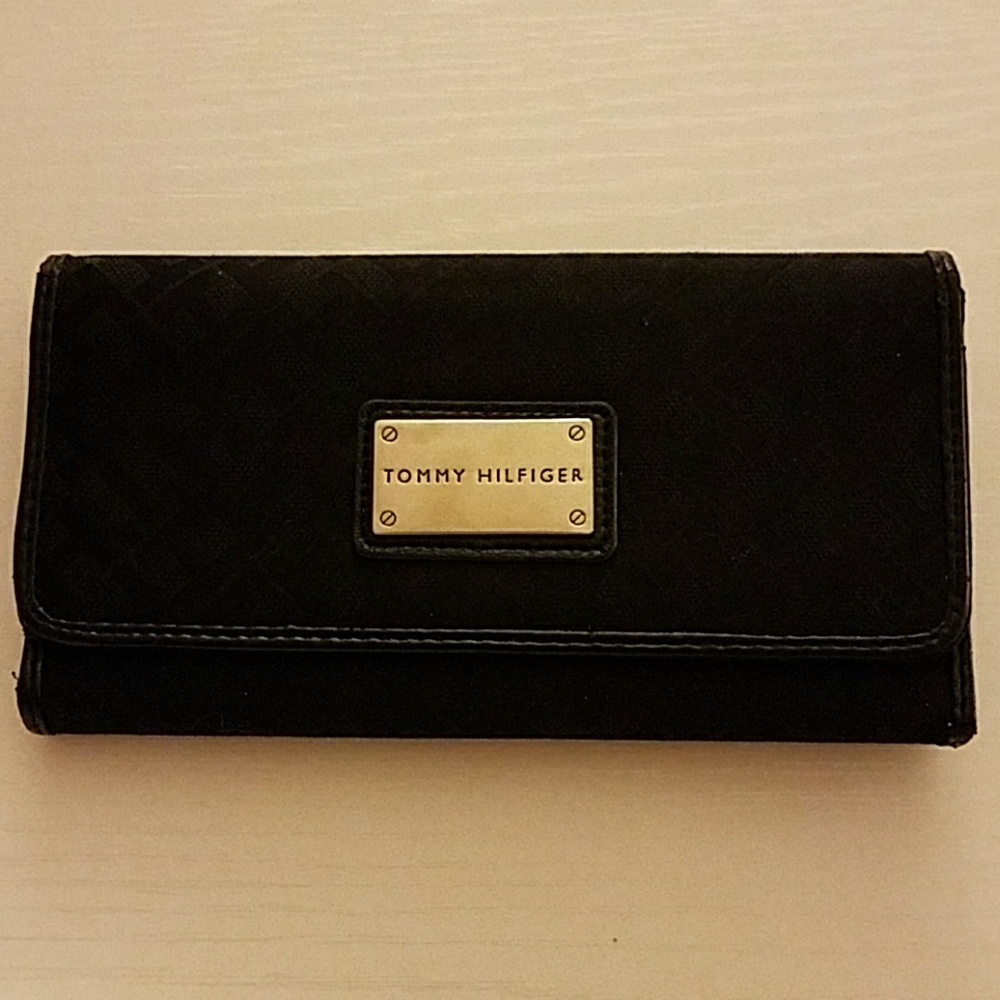 Tommy Hilfiger Women's Wallet