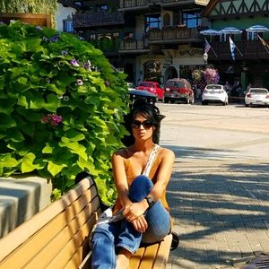 Meet your Posher, Angela