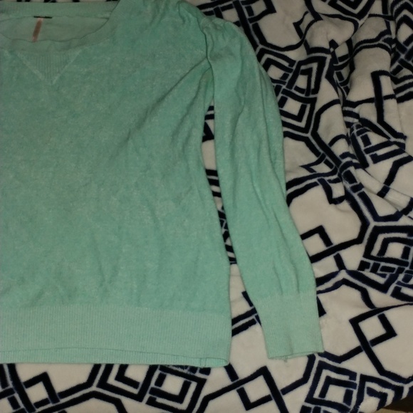 Sweater - Picture 4 of 4