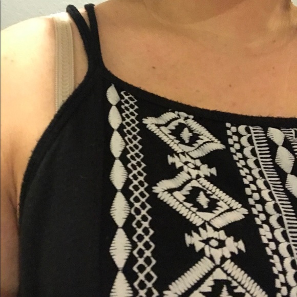 Plus Size Patterned Tank Top (Black and White) - Picture 3 of 4