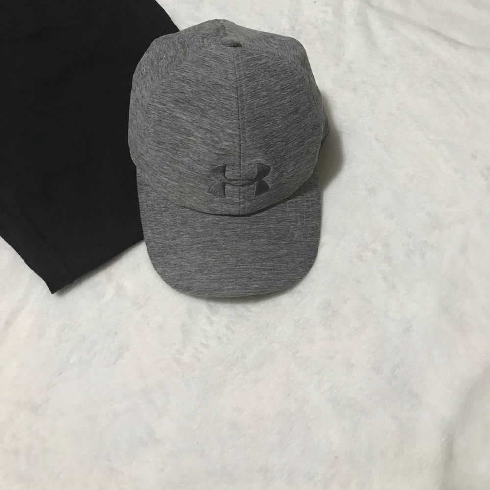 Under Armour fitted cap