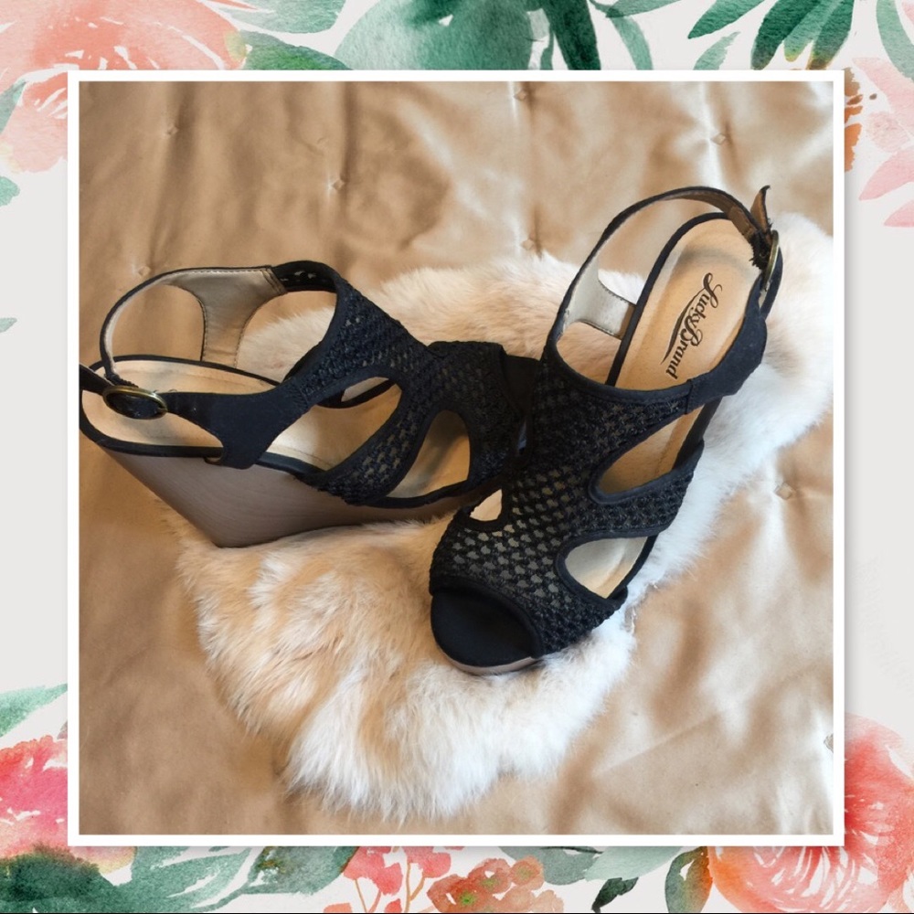 Lucky Brand Remyy Black Wedge Sandal