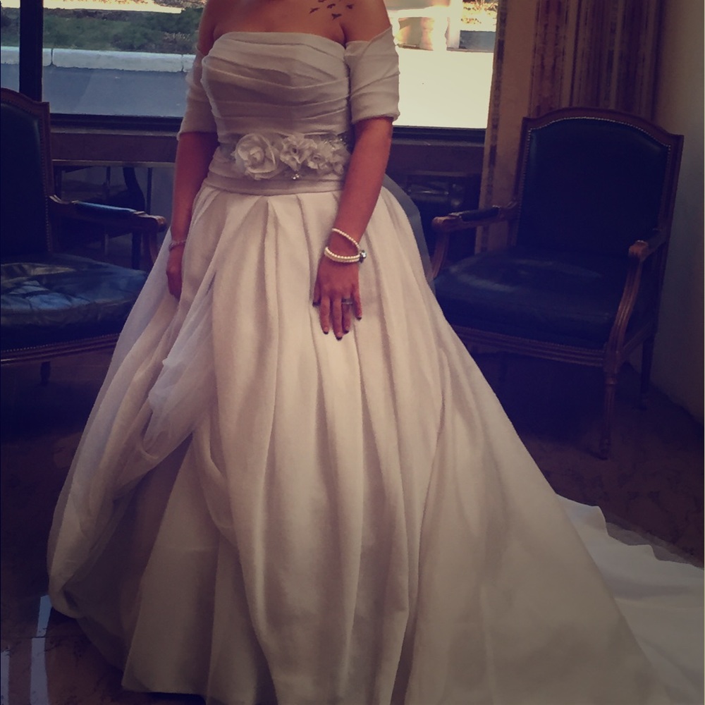 Vera Wang sterling wedding gown