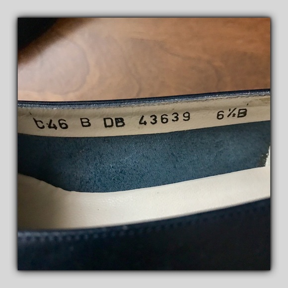 SALVATORE FERRAGAMO PUMPS - Picture 6 of 7