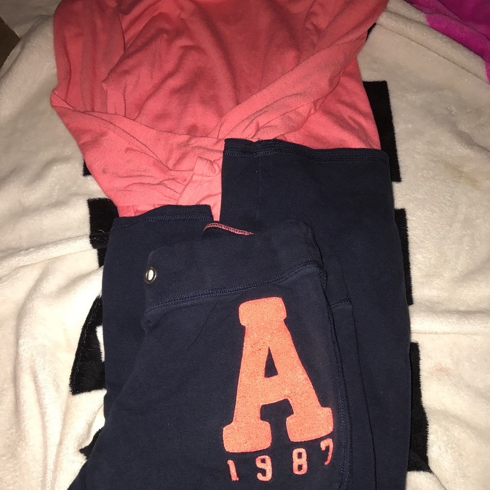 Aeropostale sweatpants and shirt set