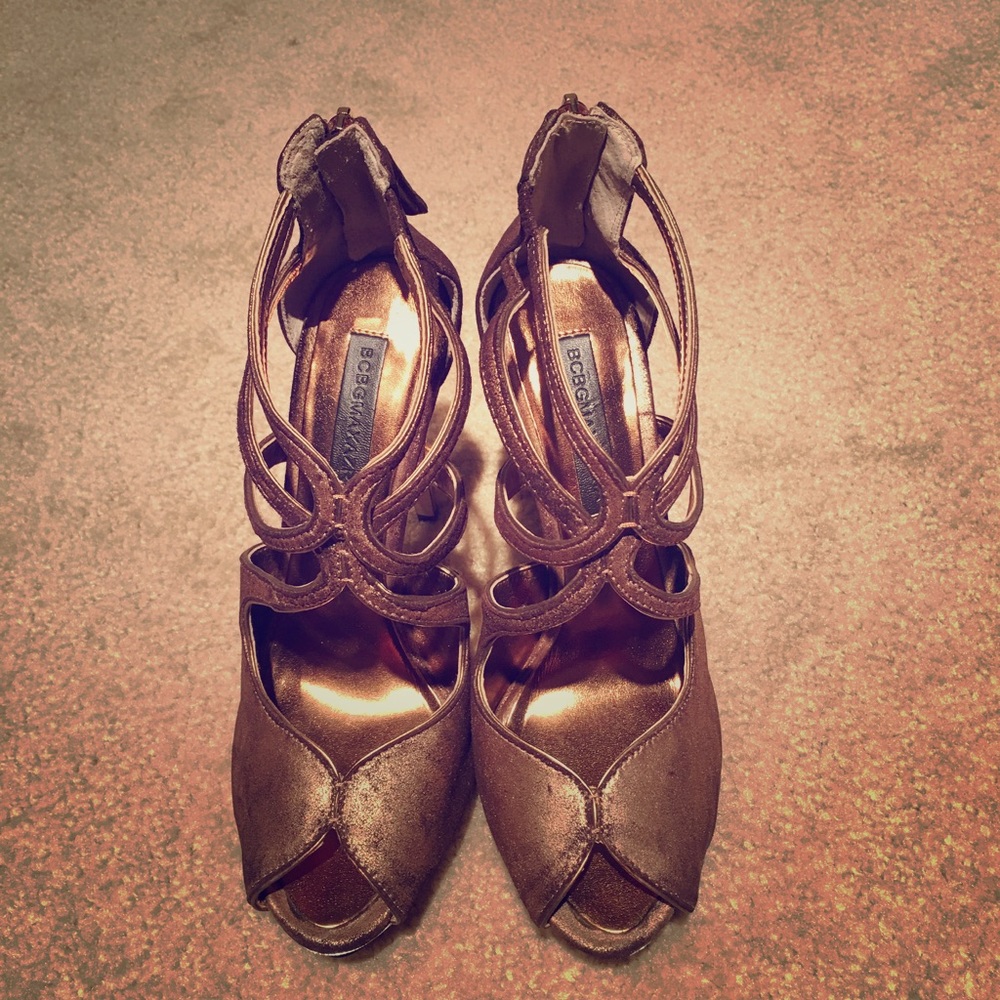 BCBGMAXAZRIA 5.5 heels BRAND NEW