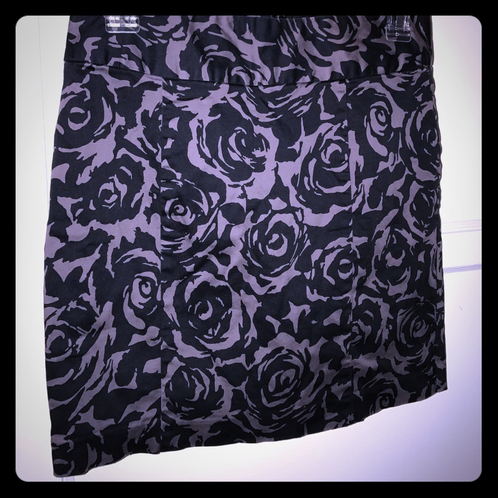 Forever 21 rose pattern skirt