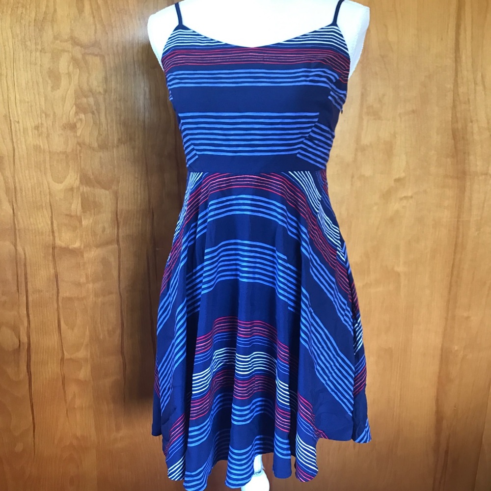 NWT! OLD NAVY- RED/WHITE/BLUE- SKINNY STRAP - 6