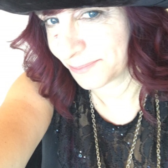 Meet your Posher, Mary - Picture 1 of 1