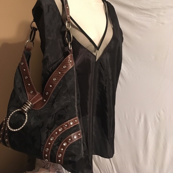 Black blouse with mesh and piping around neck - Picture 2 of 3