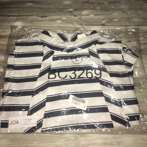 🆕J.O.A. Pleated Stripe Top - Picture 8 of 8