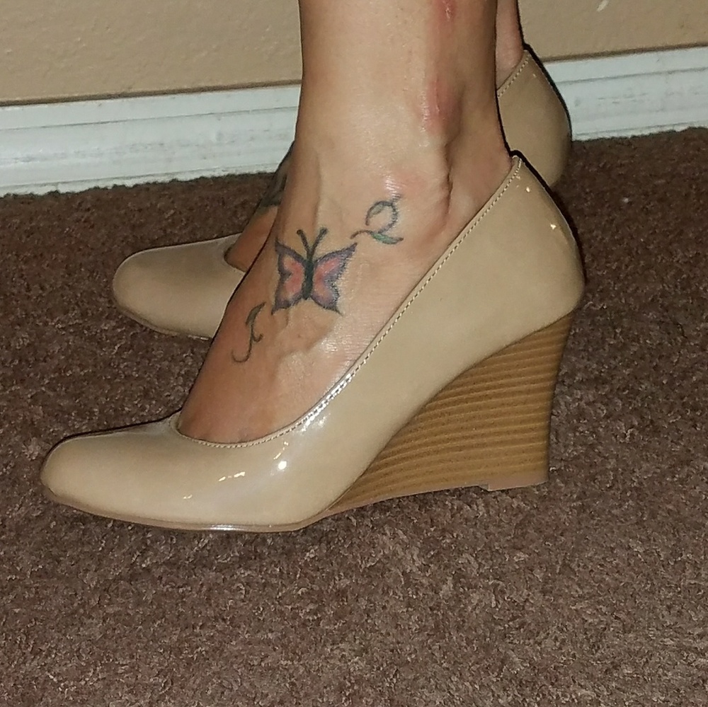 Nude wedges