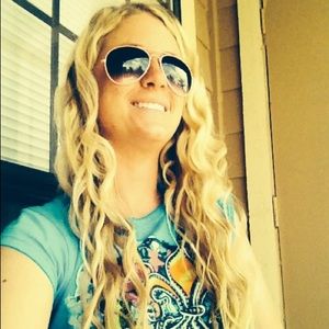 Meet your Posher, Christy